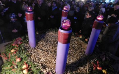 Procesijom i unošenjem Adventskih svijeća počinje proslava Isusovog rođenja