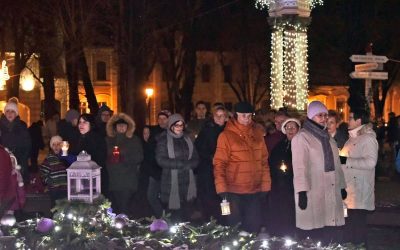 Zapaljena druga adventska svijeća u Vinkovcima