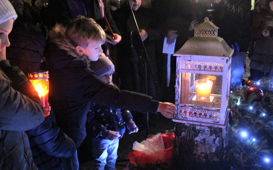 Upaljena treća adventska svijeća: “Pronađimo radost u svojim srcima”