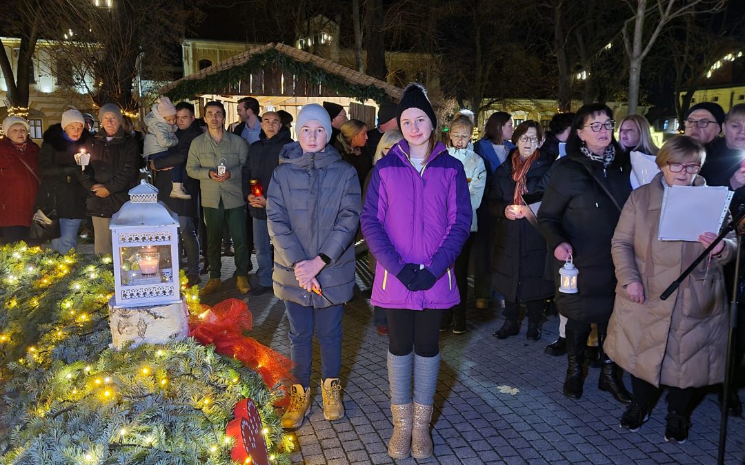 Posljednju adventsku svijeću, svijeću ljubavi, upalili Veronika Periša i Marko Jokić