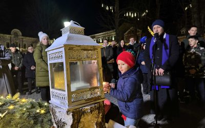 Lovro Augustinović upalio posljednju adventsku svijeću